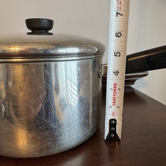 Revere Ware 4 Qt  Sauce Pan 93, Clinton, Illinois - Picture 8 of 10